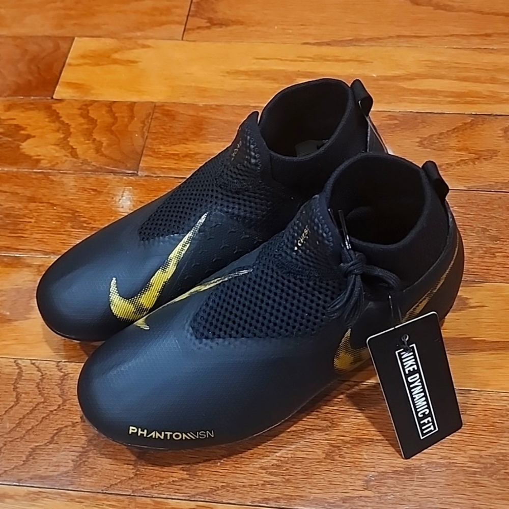 Nike Boys Phantom Black Soccer Cleats Shoes Sneakers A03287-077 (Size 3Y)